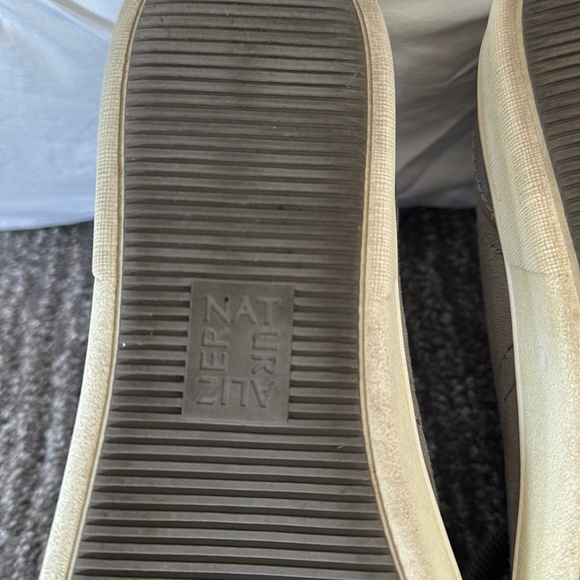 Morrison Naturalizer Grey cushioned lace up sneaker - size 8 grey/brown suede - Picture 4 of 9